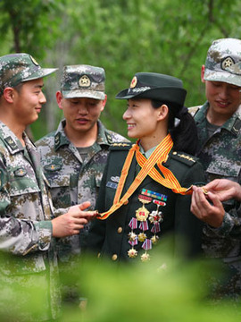 男兵女连长